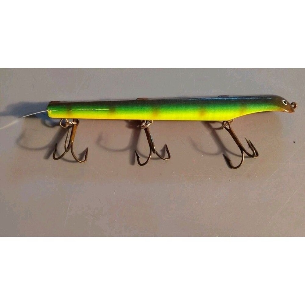 SUICK 9" PERCH NON-WEIGHTED MUSKIE THRILLER